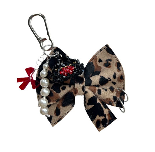 The Cheetah Gurl embellished Bow Bagcharm🐆